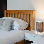 Holiday home Charming Victorian Terrace Near With Free Parking