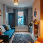 Charming Victorian Terrace Near With Free Parking * York