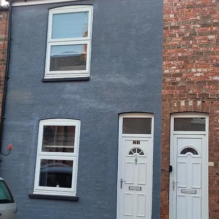 Sutherland St - 2 Bed With Free Parking *