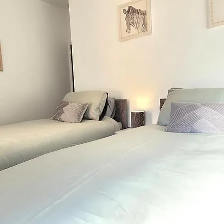 Sutherland St - 2 Bed With Free Parking * York