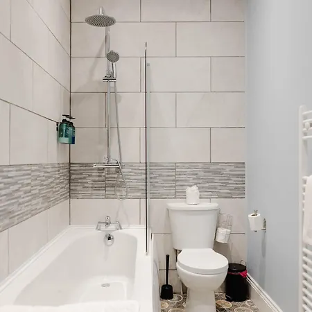 Ferienhaus Charming Victorian Terrace Near With Free Parking *