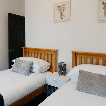 Ferienhaus Charming Victorian Terrace Near With Free Parking *