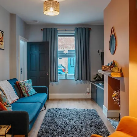 Charming Victorian Terrace Near With Free Parking * York