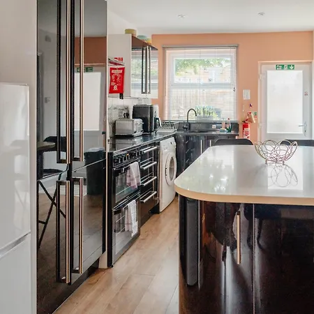 Ferienhaus Charming Victorian Terrace Near With Free Parking *