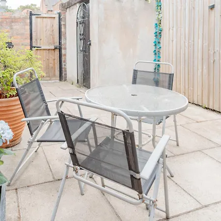 Ferienhaus Charming Victorian Terrace Near With Free Parking *