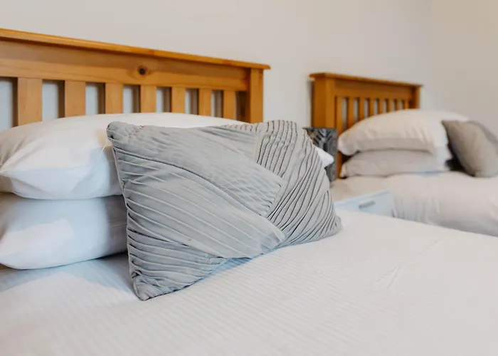 Victorian York Terrace Near City With Free Parking *