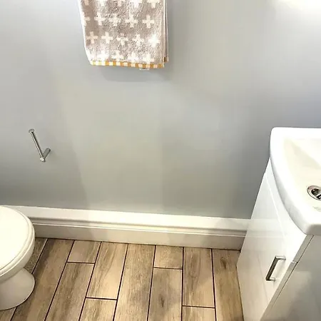 Semesterbostad Sutherland St - 2 Bed With Free Parking