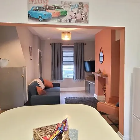 Sutherland St - 2 Bed With Free Parking Semesterbostad
