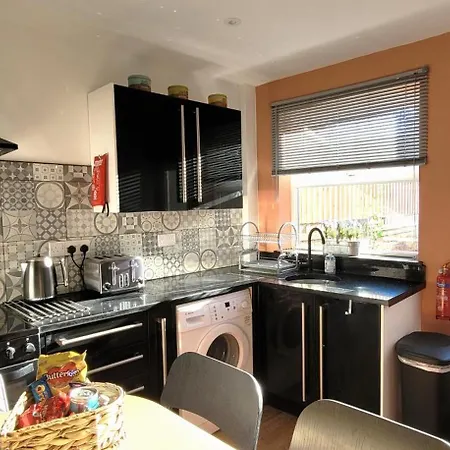 Sutherland St - 2 Bed With Free Parking * York