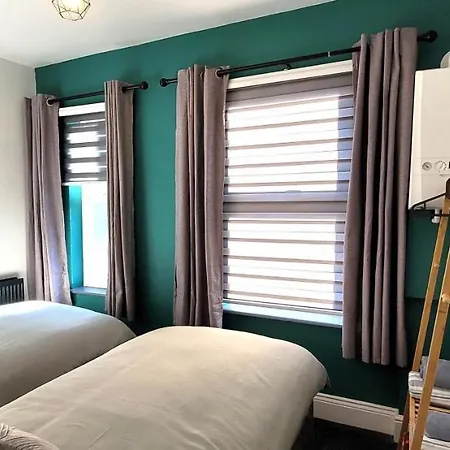 Semesterbostad Sutherland St - 2 Bed With Free Parking York